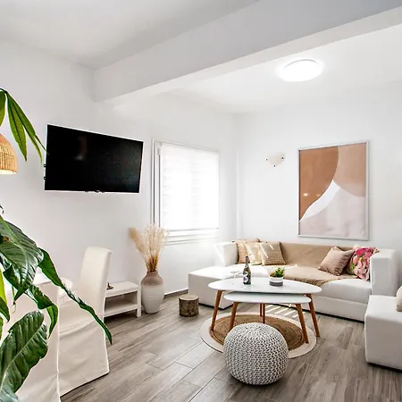 Capolavoro Sea View Villa, 6 Pers By Mps Apartament *